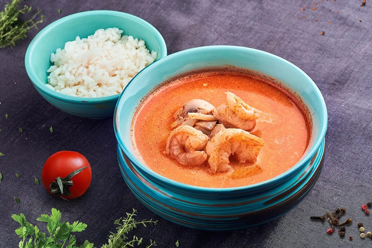 киноа с чукой. суп том ям подача. как есть рис с том ямом правильно. том ям с рисом. том ям.