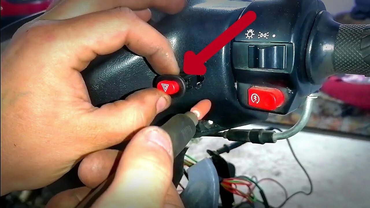 Аварийка на альфу. Установка аварийки на мотоцикл. Выключатель аварийной сигнализации на мотоцикл альфа. Аварийка на мотоцикл иж планета 5. Аварийка на альфу.