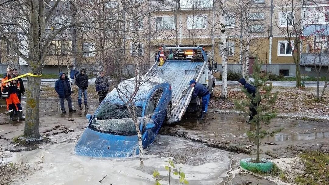 Архангельск авария на водопроводе. СМУП ЖКХ Горвик. Горвик Северодвинск. Авария на водопроводных сетях. Лужи Северодвинск.