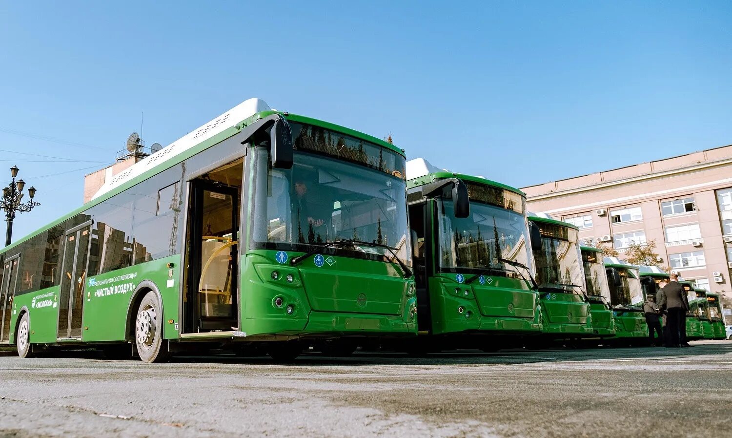 Сайт автобусов челябинск. Зеленый автобус Челябинск. Новые автобусы Челябинск. Экологичный автобус. Электробус в Челябинске.