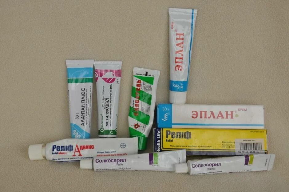 мазь для заживления ран и порезов. ранозаживляющий крем. мазь для заживления ран и трещин на коже. крем заживляющий раны. средстватдля заживления ран.