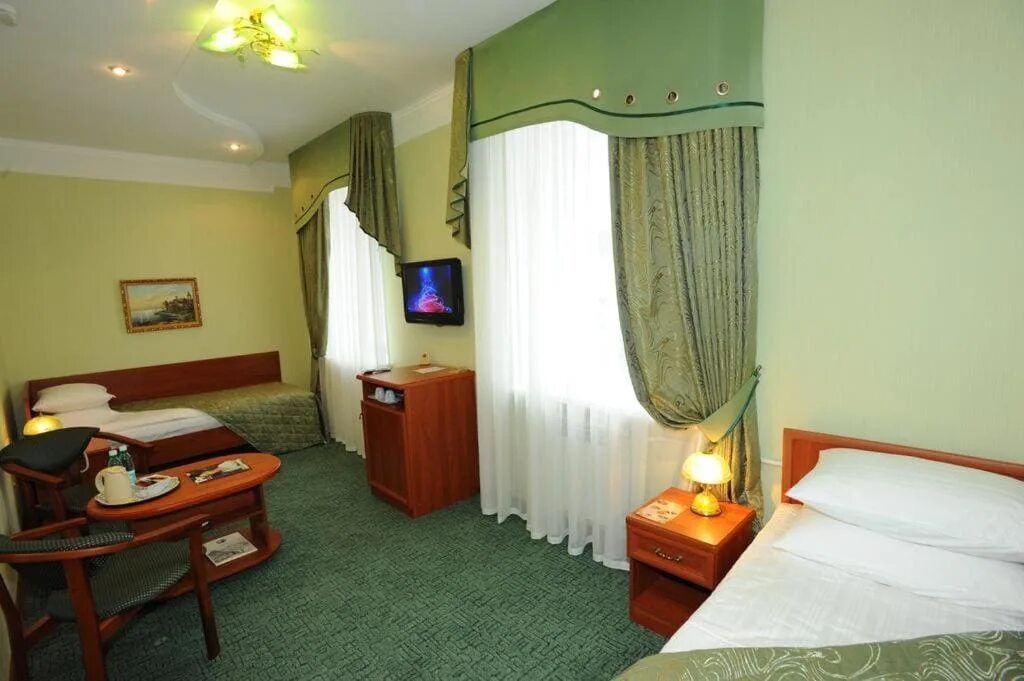 Гостиница старый двор. Отель старый двор 3 ессентуки. Мин. Гостиница старый двор ессентуки. Киров отель старый дворик на мопра.