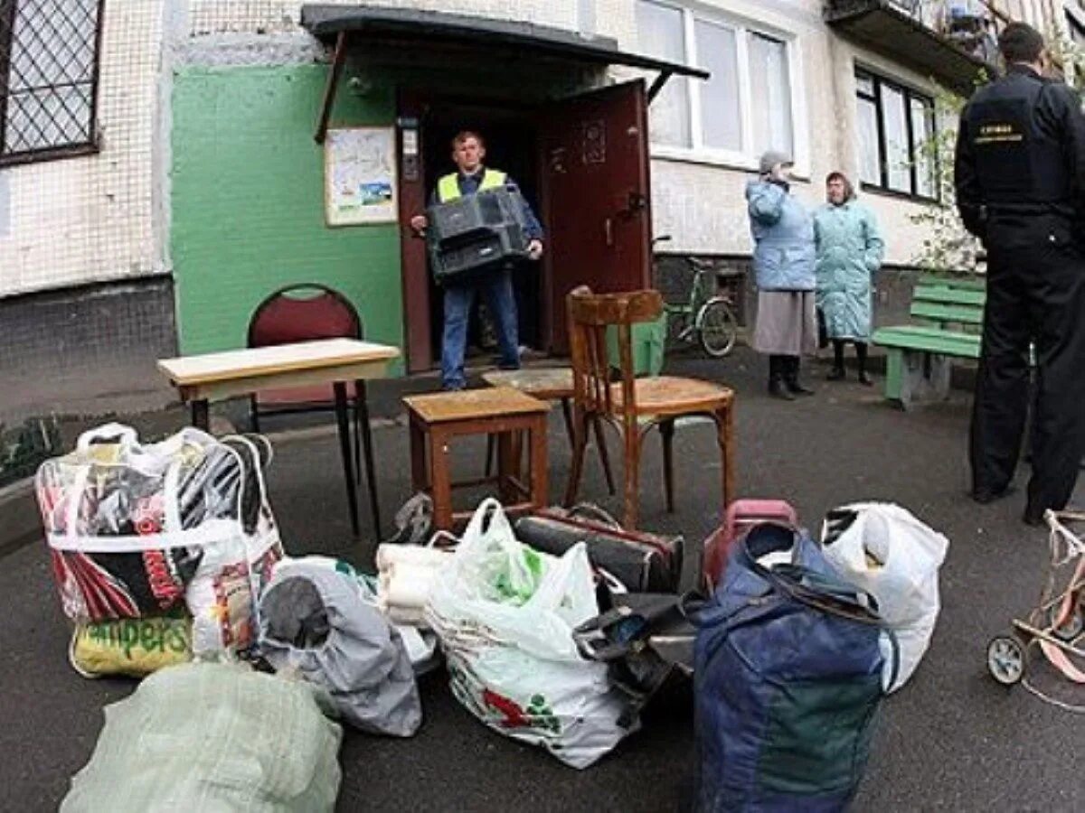 Письмо о выселении арендатора из нежилого помещения образец. Илья ворлост. Принудительное выселение. Выселяют из квартиры. Исковое заявление о выселении из жилого помещения образец.