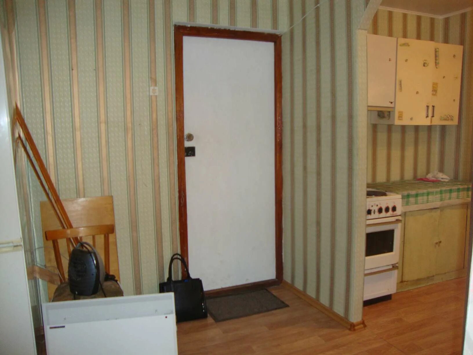 Недвижимость гомель 1 комнатную квартиру. Ферина 1/1 малосемейное общежитие уфа сдача комнат показать. Квартира малосемейка пенза. Малосемейка иркутск роза люксембург. Малосемейка в иркутске.