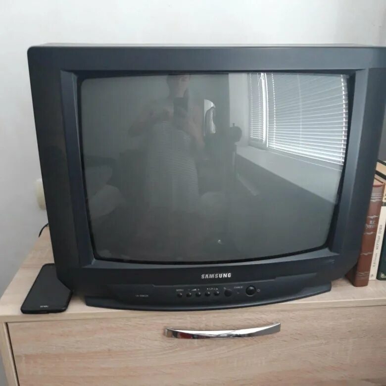 Телевизор самсунг 2000 года. Sanyo ce21ef1. Старый телевизор самсунг 2000. Телевизор самсунг 2006 года. Телевизор самсунг progun.