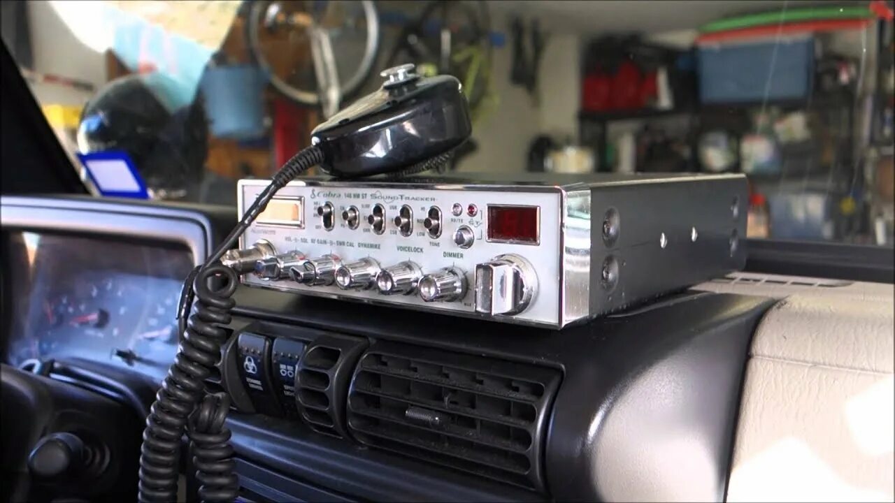 Установка радиостанций. Рация CB 1din. CB Radio ra-100. Установка CB радиостанции ВАЗ 2107. Эстима 2 рация си би.