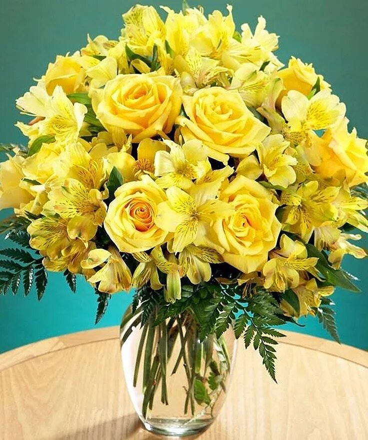 краспедия в букете. желтые цветы букет. букет желтых калл. хризантемы и подсолнухи. красивый желтый букет.