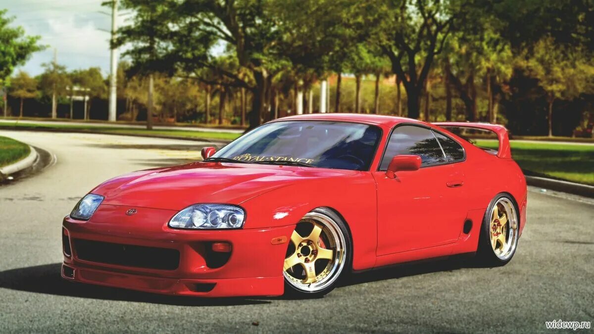 The Dodge Viper Is The All-American Hero You Need To Buy. Manual; V10; awesome. 