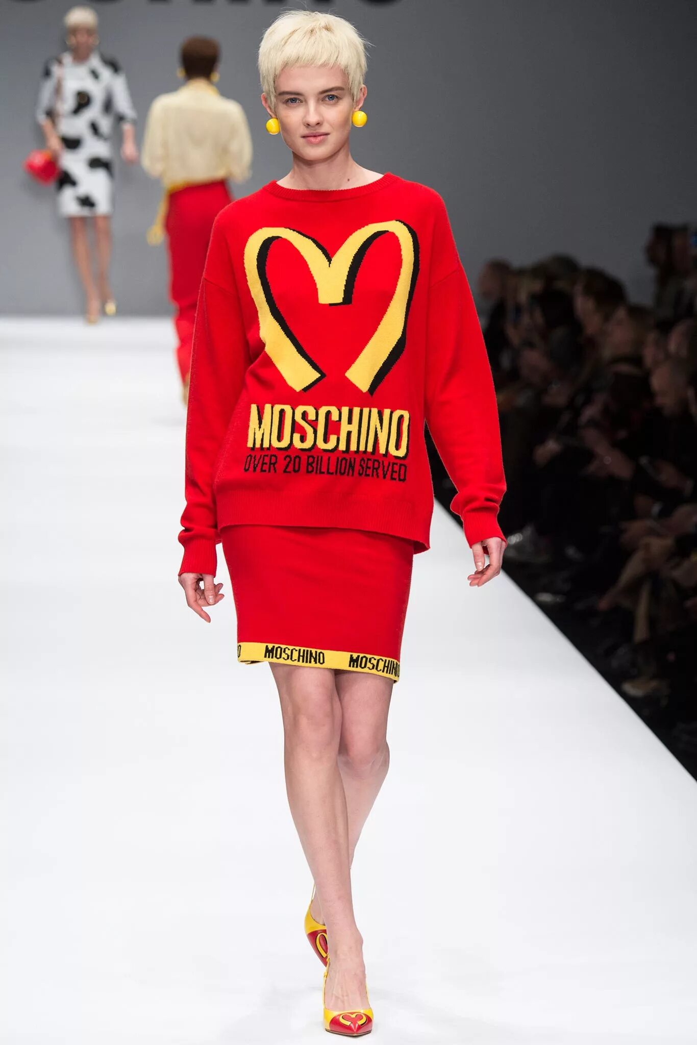 Москино одежда. Moschino FW 2001. Moschino FW 2014-2015.