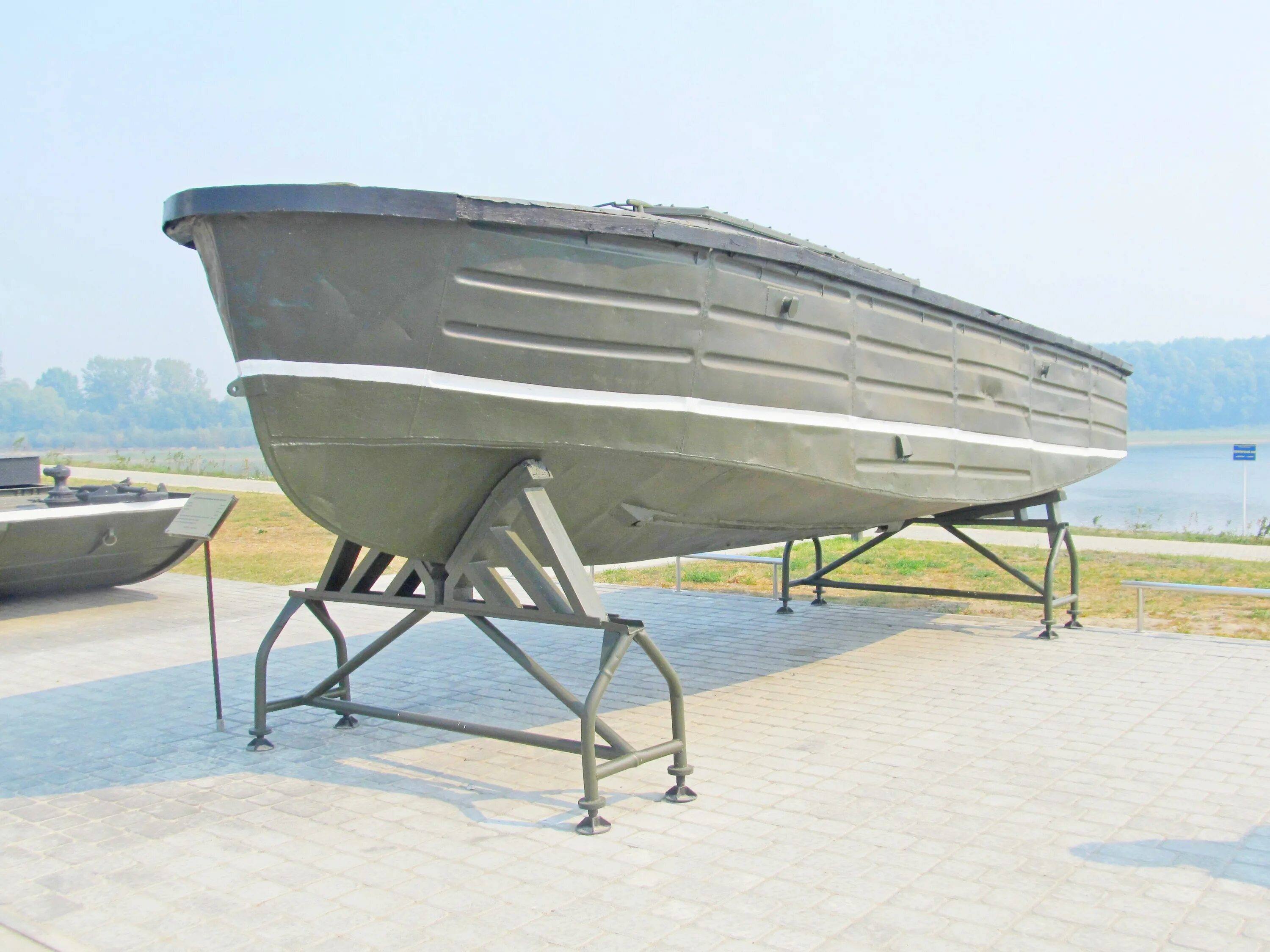 Катер бмк-130 мл. Бмк-130 буксирно-моторный катер. Бмк-130 буксирно-моторный катер. Катер бмк-130. Катер бмк-130.