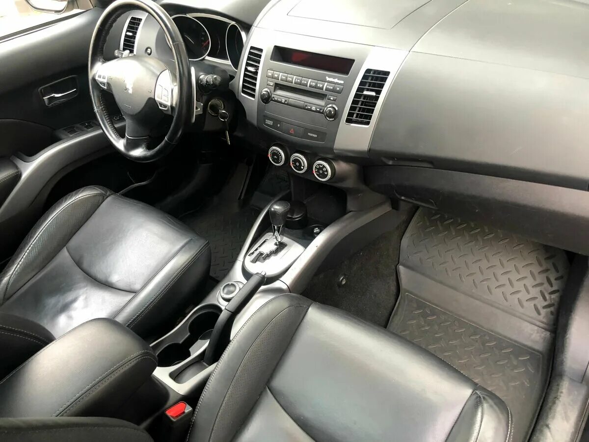 Peugeot 4007 клиренс. В белый фон. Пежо 4007 технические характеристики. Ремонт пежо 4007. Пежо 4007 2.