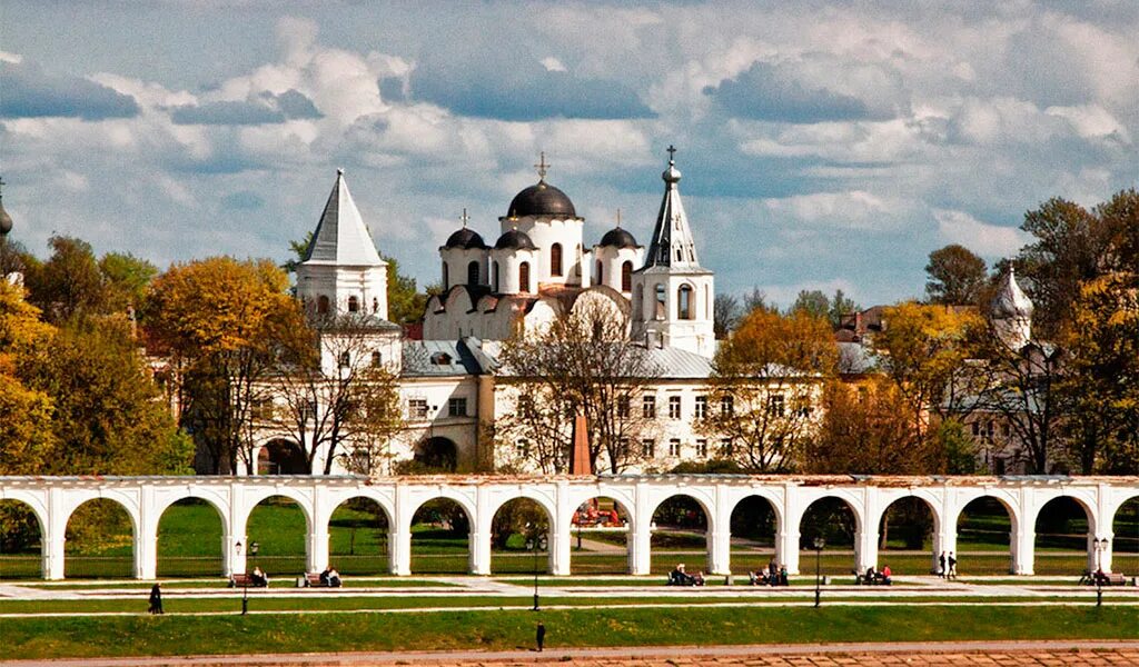 Ярославово Дворище Великий Новгород. Великий Новгород Ярославово Дворище достопримечательности. Новгородский Детинец Ярославово Дворище.