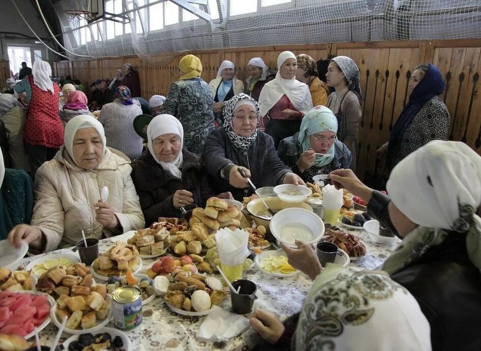 Выходные в башкирии курбан. Курбан у татар. Праздник в Башкортостане Ураза-байрам. С праздником Курбан байран. Курбан байрам Башкирский праздник.