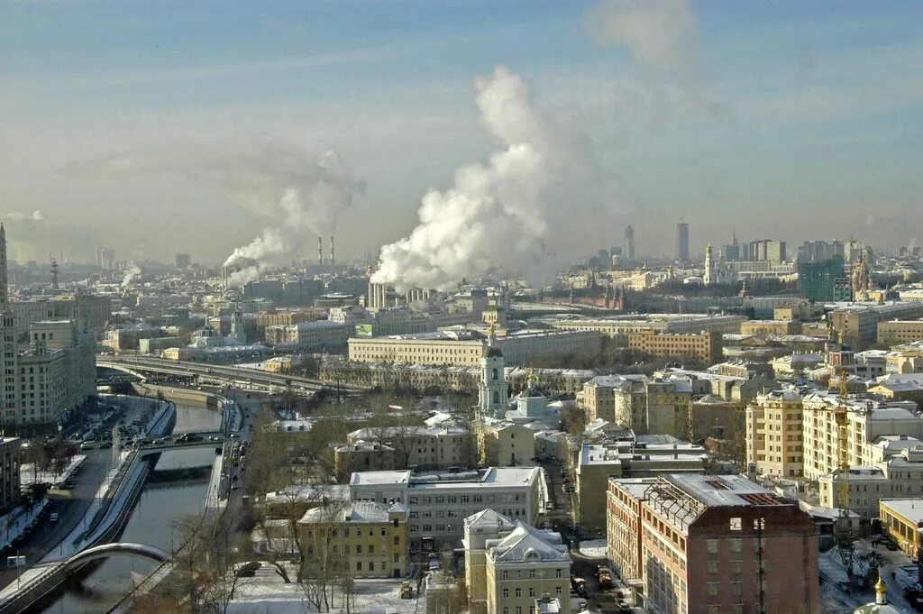 Экология москвы 2024. Загрязнение атмосферы в Москве. Загрязненный Московский воздух. Экология Москвы. Загрязнение воздуха в сочкые.