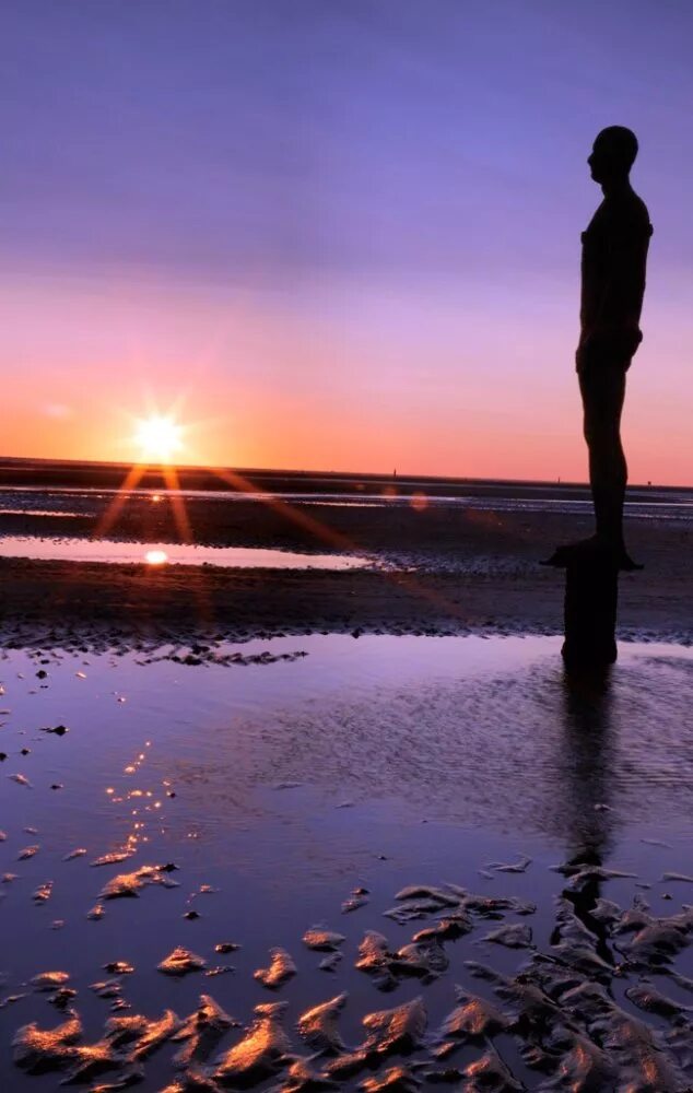 инсталляция another place. картины для размышления. измениться к лучшему. дополнительная реальность. картины с глубоким смыслом.