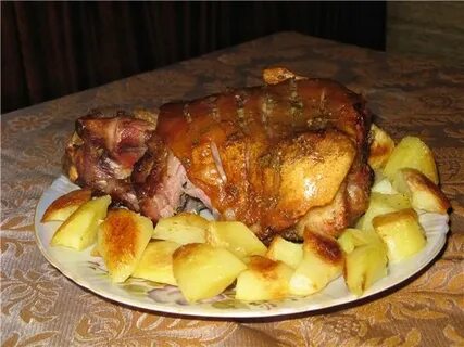 Рулька с картошкой в духовке