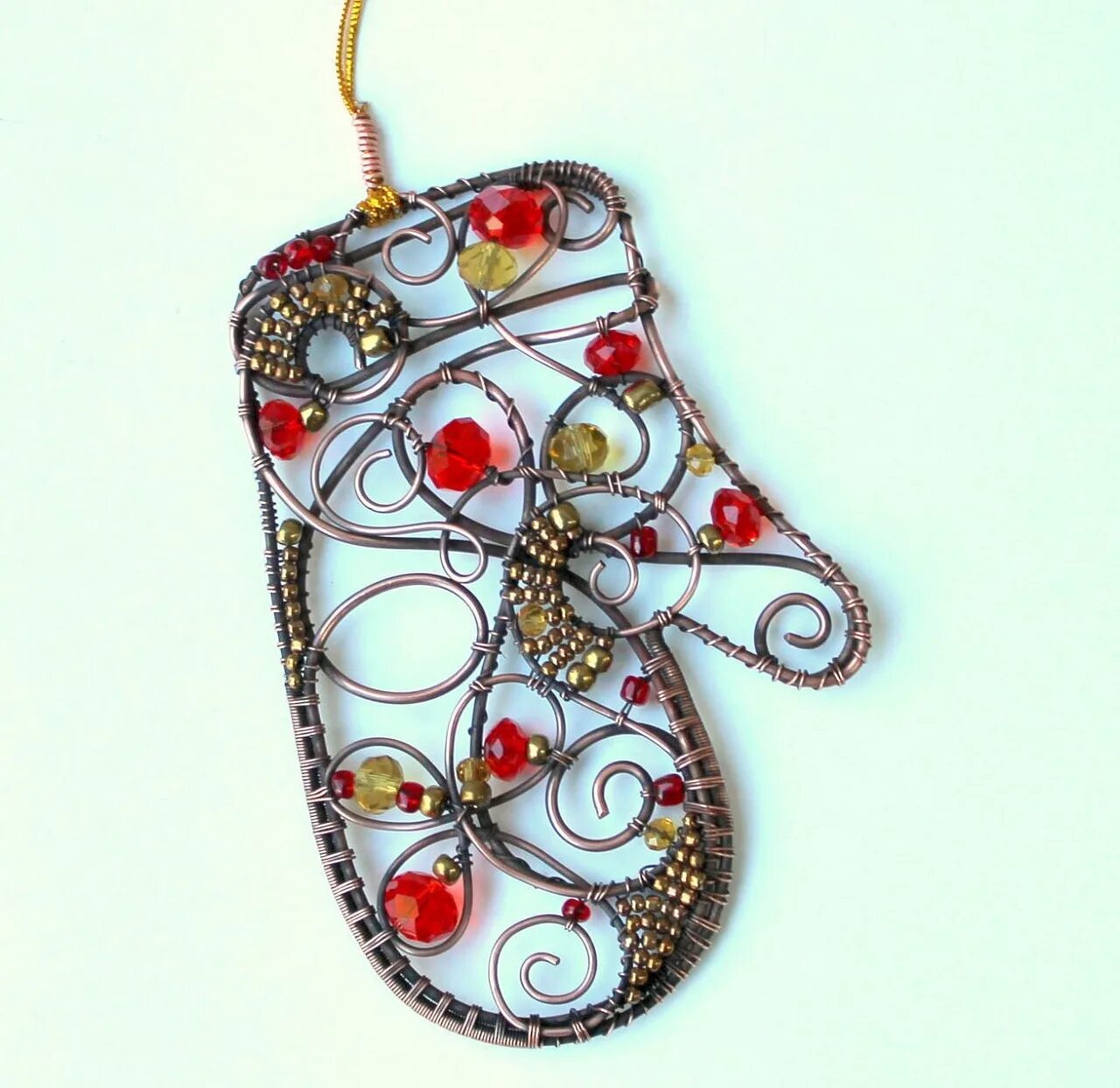 новогодние украшения. новогодние изделия из проволоки. игрушки из проволоки на новый год. игрушки из проволоки на новый год. новогодние игрушки из проволоки.