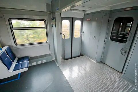 Тамбур электрички