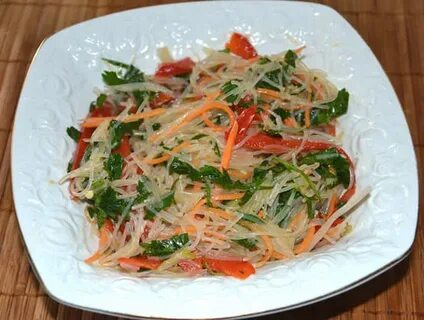 Рецепт фунчозы с морковью и огурцом