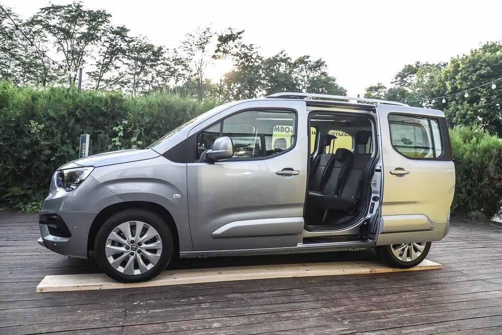 Opel Combo Life. Opel Combo 2018. Минивэнчик Opel Combo Life. Opel Combo 2021.