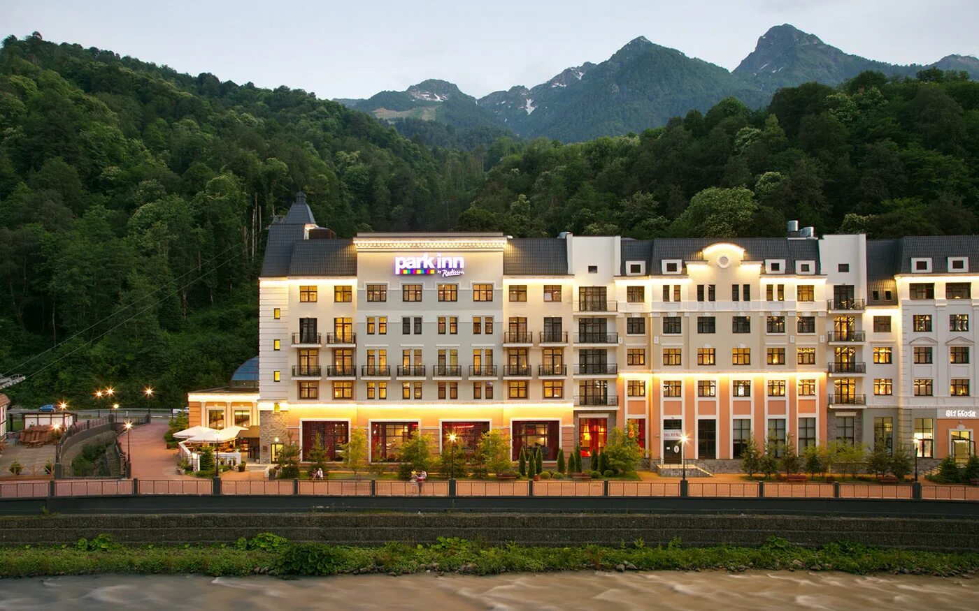 Отель Park Inn by Radisson Rosa Khutor 4*. Красная поляна пансионат