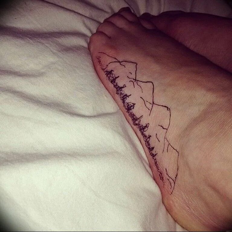 Цветные тату после заживления. Instupendo comfort chain обложка. Тату катрина. Tattoo slowed. Тату мастер девушка.