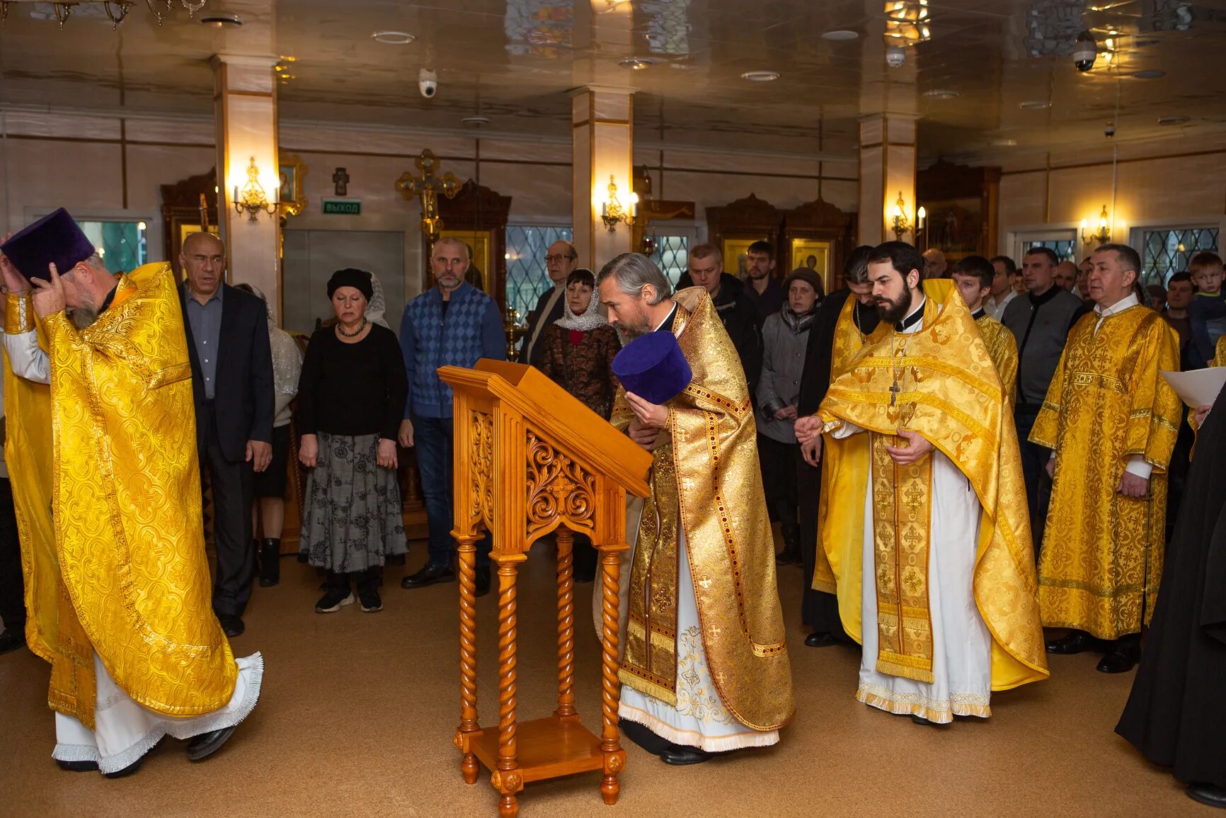 Храм димитрия донского в северном бутово. Богослужение в храме дмитрия донского. Храм дмитрий донской северное бутово. Настоятель храма дмитрия донского в бутово. Храм св.