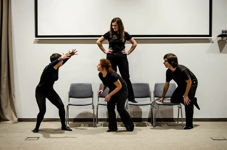 Playback театр москва. Плейбек театр основатель. Плейбек театр вахтеры. Бэк театр. Playback театр москва.