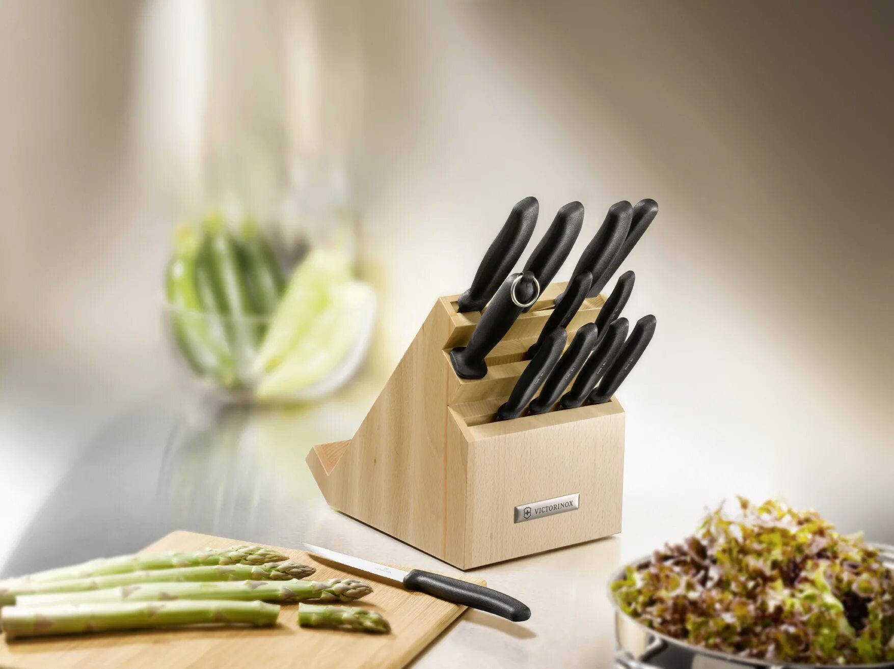 Цена хороших кухонных ножей. Набор ножей Victorinox. Набор кухонных ножей Викторинокс. Victorinox набор. Набор кухонных ножей coolinar 6 предметов (95301).