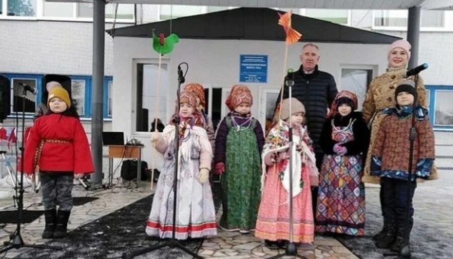 В кузнецке в парке яйца. Пенза школа 47 масленица. Пенза школа 47 масленица. Началась масленичная неделя. Чучело масленицы.