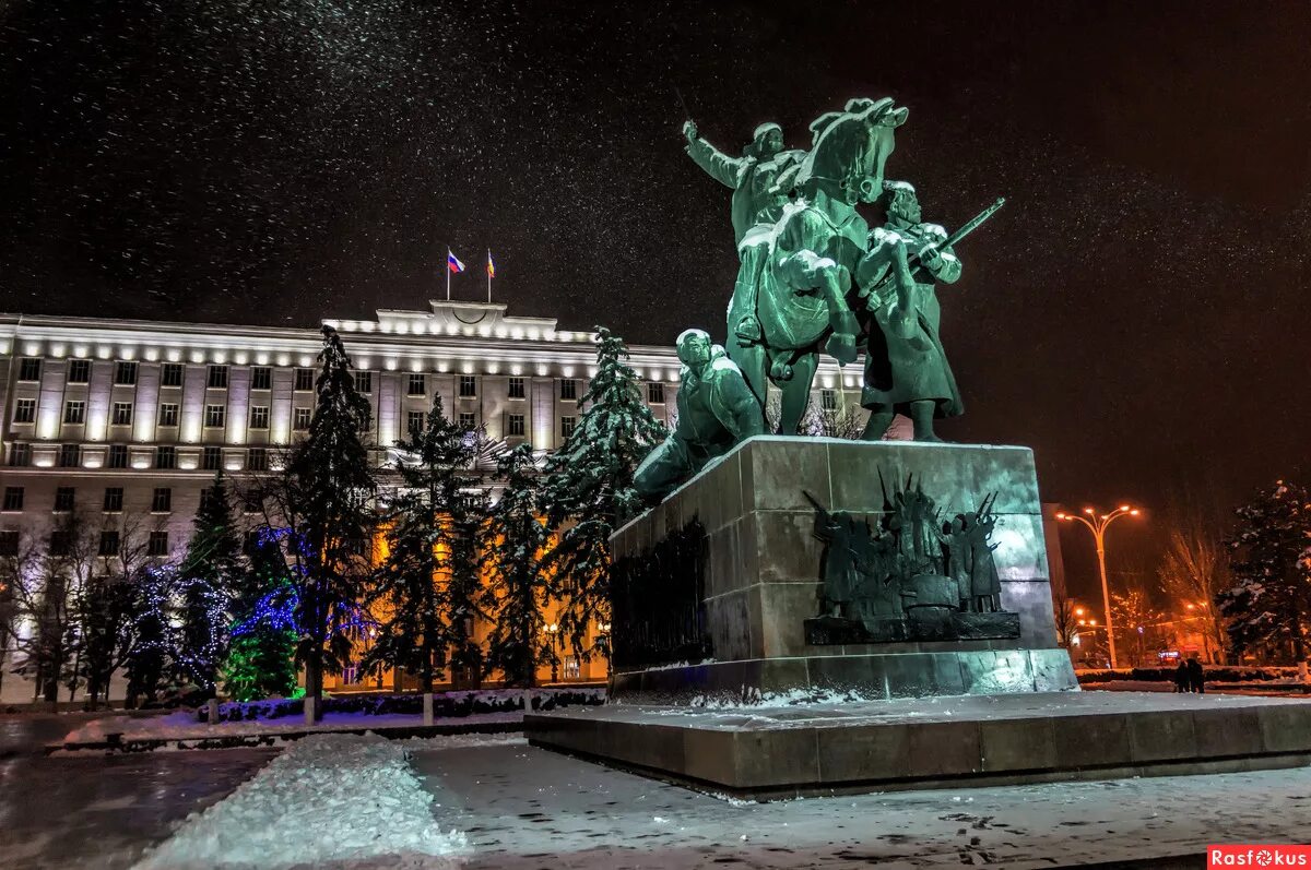 Площадь ростова на дону на 2024. Театр на театральной площади в ростове на дону. Ростов на дону 2023. Богатяновский спуск ростов на дону 2024. Фонтан атланты ростов на дону.