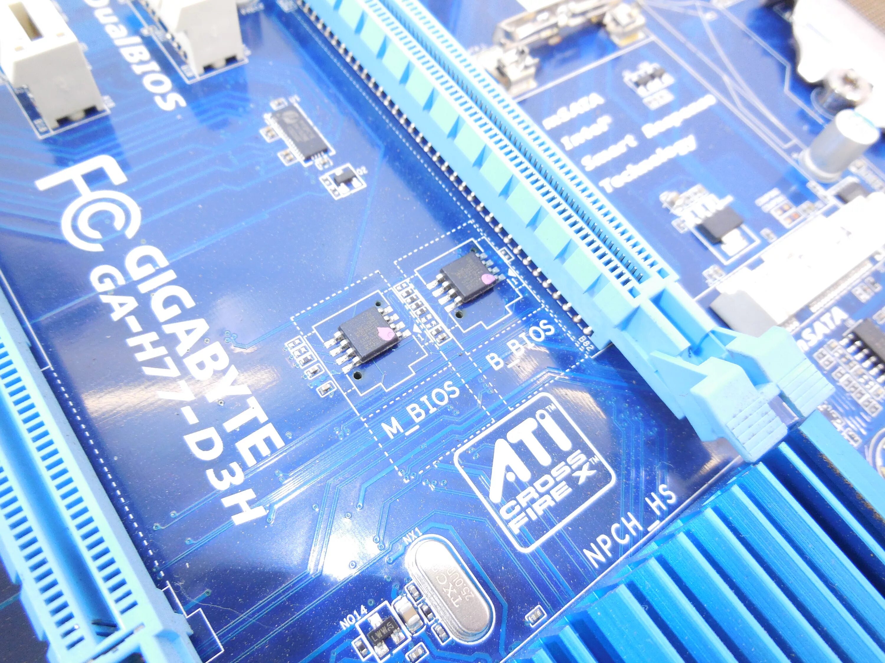 Ga h77 d3h. H77-ds3h gigabyte msata. gigabyte ga-h77-d3h. мат. плата socket 1155 gigabyte ga. материнская плата гигабайт ga h77 d3h.