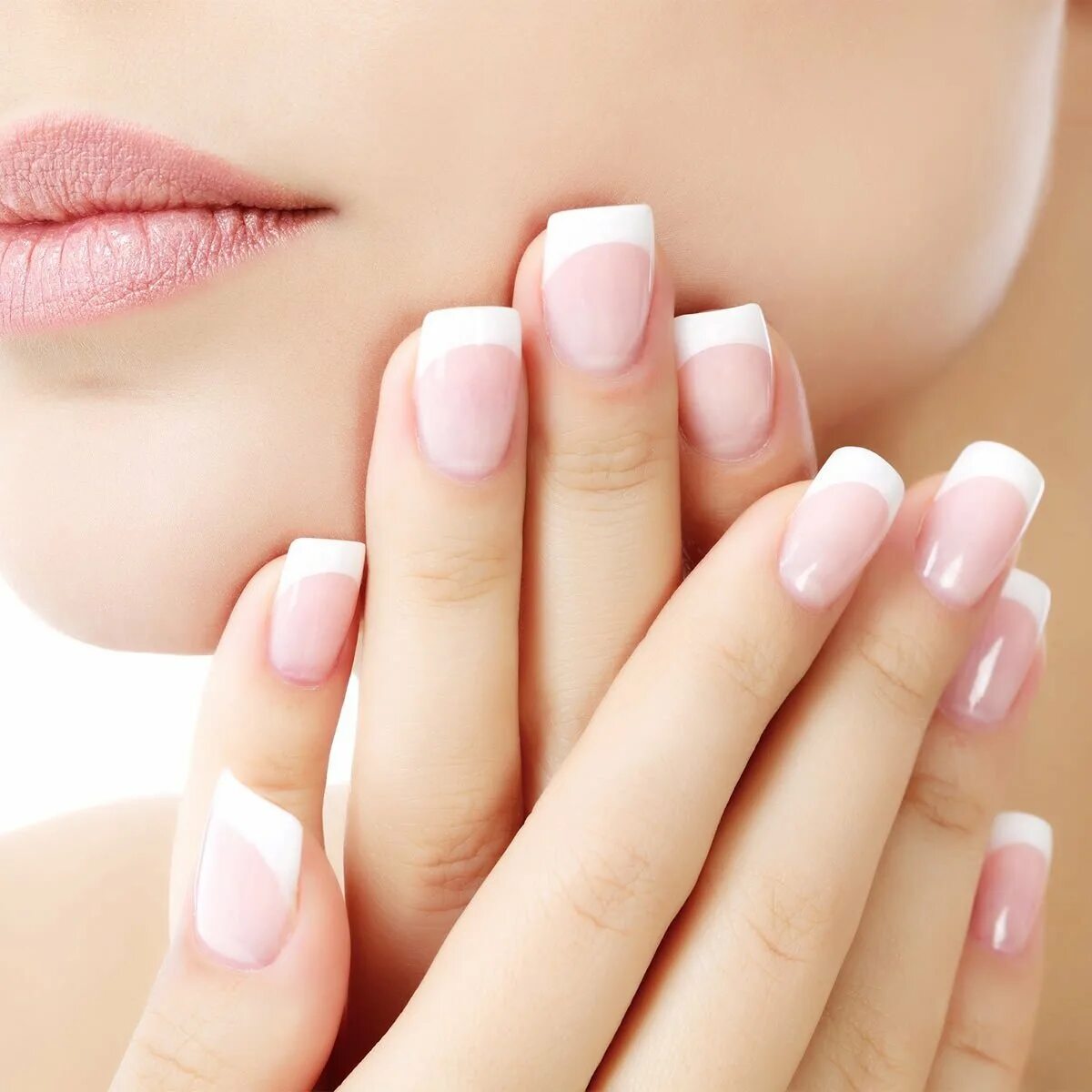 классический маникюр. красивые ногти. нужны ногти маникюр гель. педикюр. классический французский маникюр.