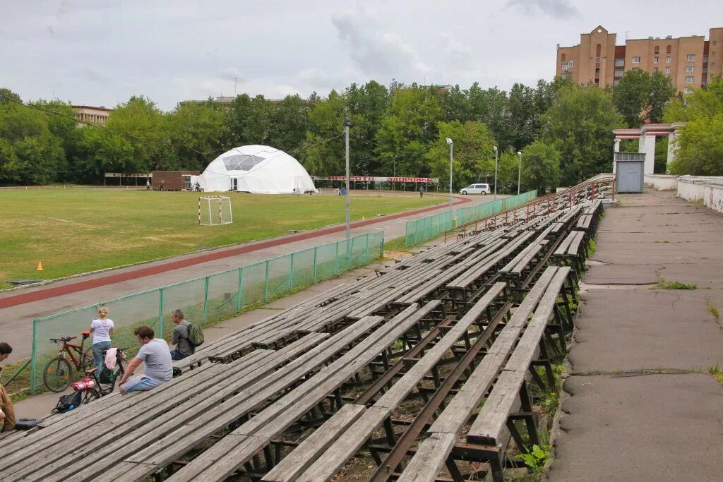 Стадион авангард шоссе. Стадион Авангард Измайлово. Стадион Авангард шоссе Энтузиастов реконструкция. Шоссе Энтузиастов 33 стадион Авангард. Реконструкция стадиона Авангард в Перово.