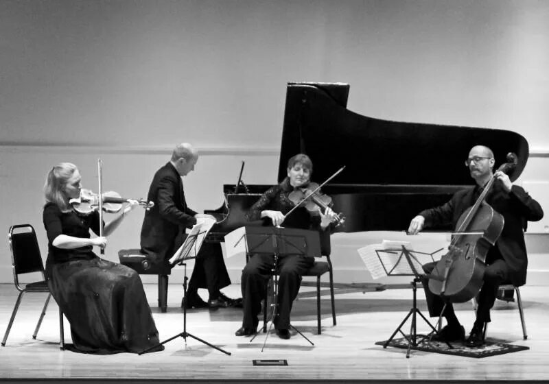 Piano quartets. Фортепианный квартет. Фортепианный квартет. Камерный зал филармонии рязань. Вечер музыки для фортепианного квартета 6+ «генезис-квартет».