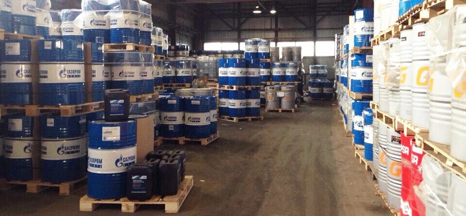 Поставка масел. Склад газпромнефть смазочные материалы. Склад горюче-смазочных материалов. Флотореагент оксаль т-92. Подсолнечное масло скла.