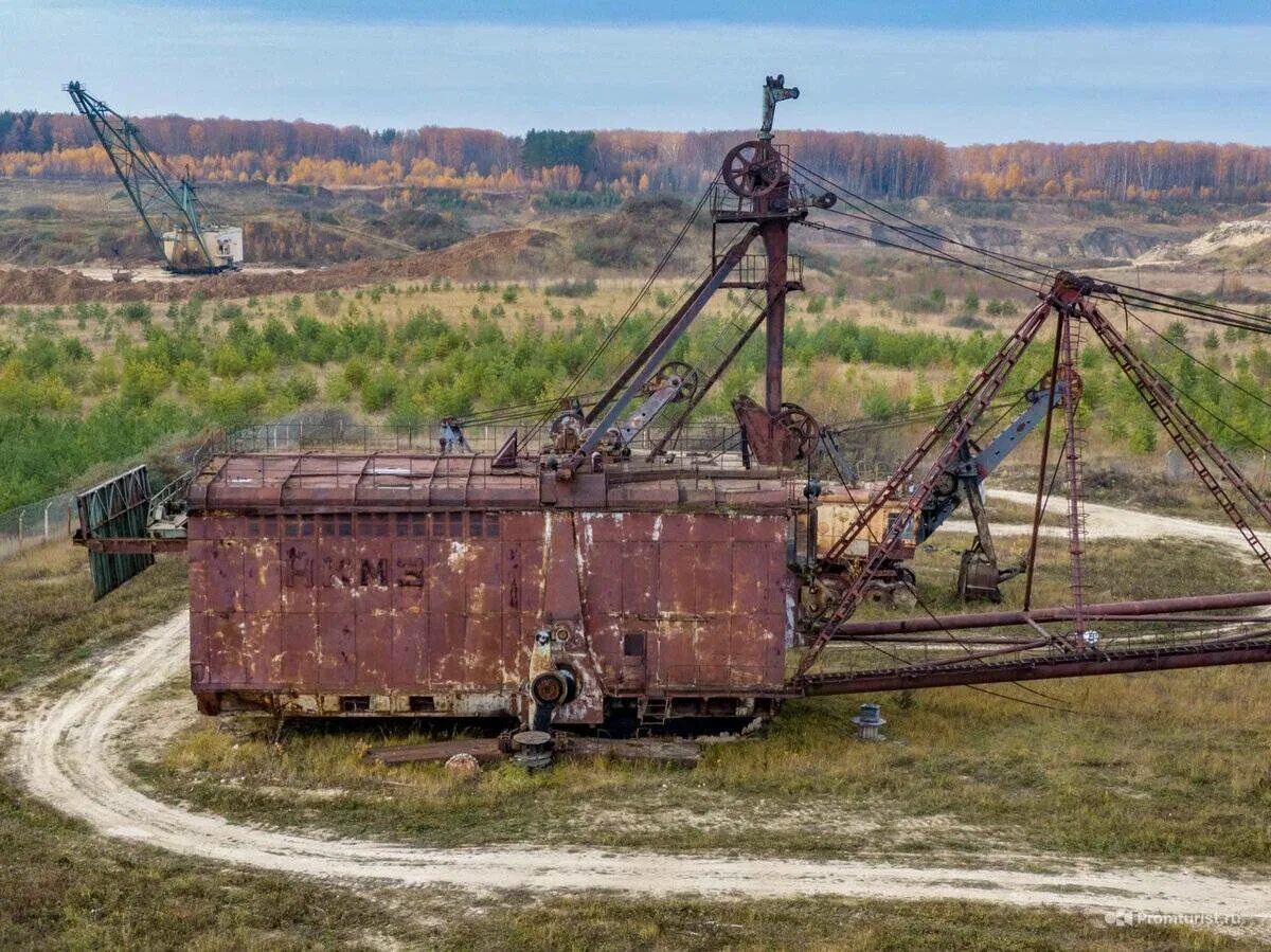 Опорные башмаки шагающего экскаватора имеющего 1260