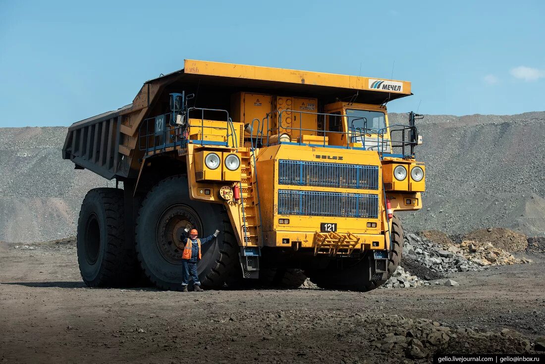 Нерюнгринский угольный разрез в якутии. Сгт нерюнгри. Рудник таборный якутия. Угольный разрез нерюнгринский якутия г. Нерюнгри карьер угольный.