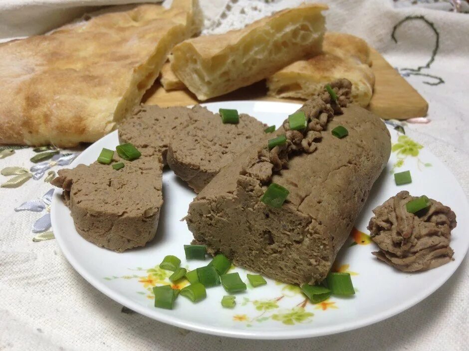 Печеночный паштет ,(куриной печени). Печёночный паштет из куриной печени. Gаштет из куриной печени. Паштет с куриной печени.