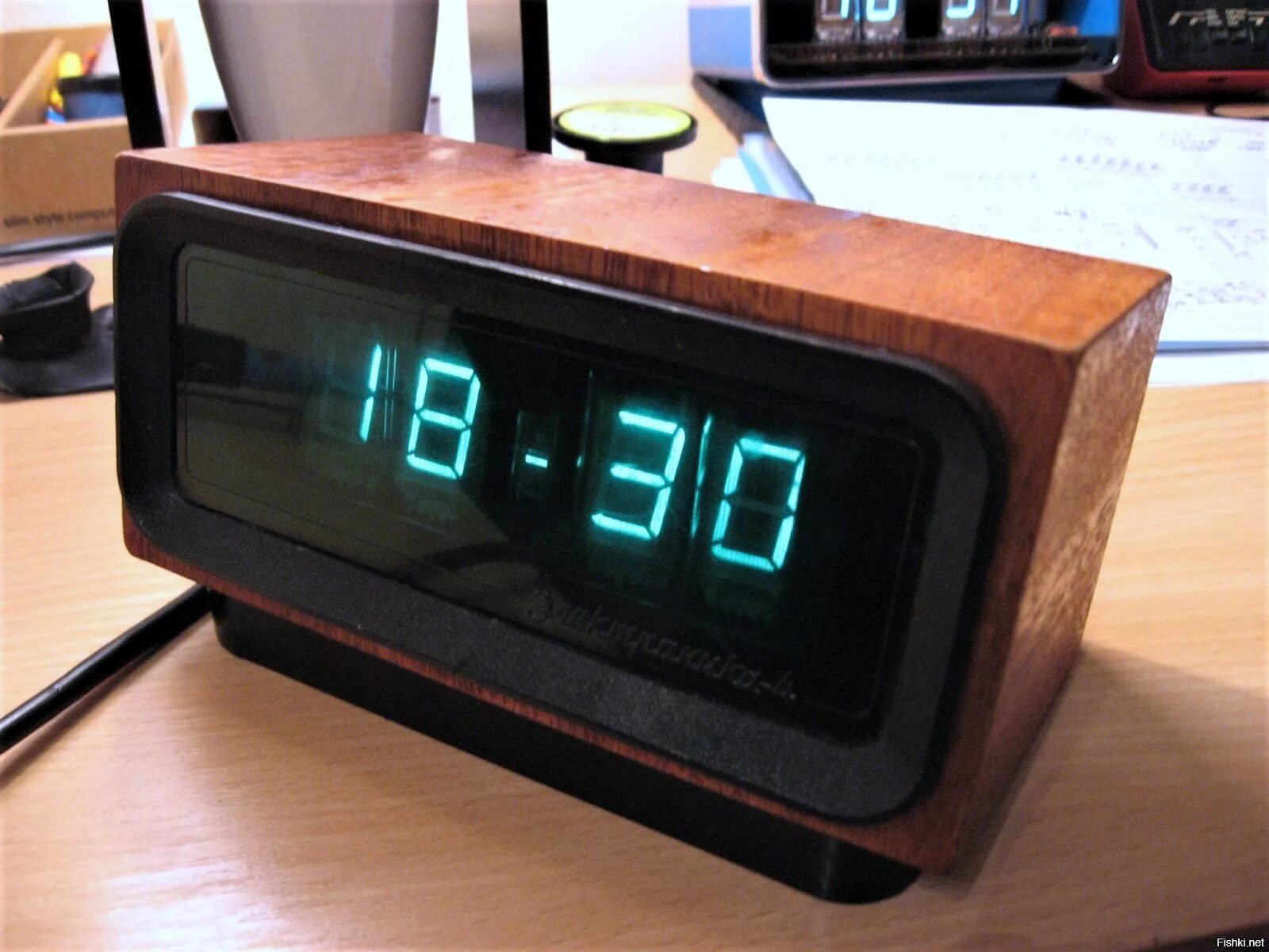 Бережок часов. Настольные часы "электроника б6-403". Часы электроника г9. VST-805s. Электронные кварцевые часы "электроника g9.02..