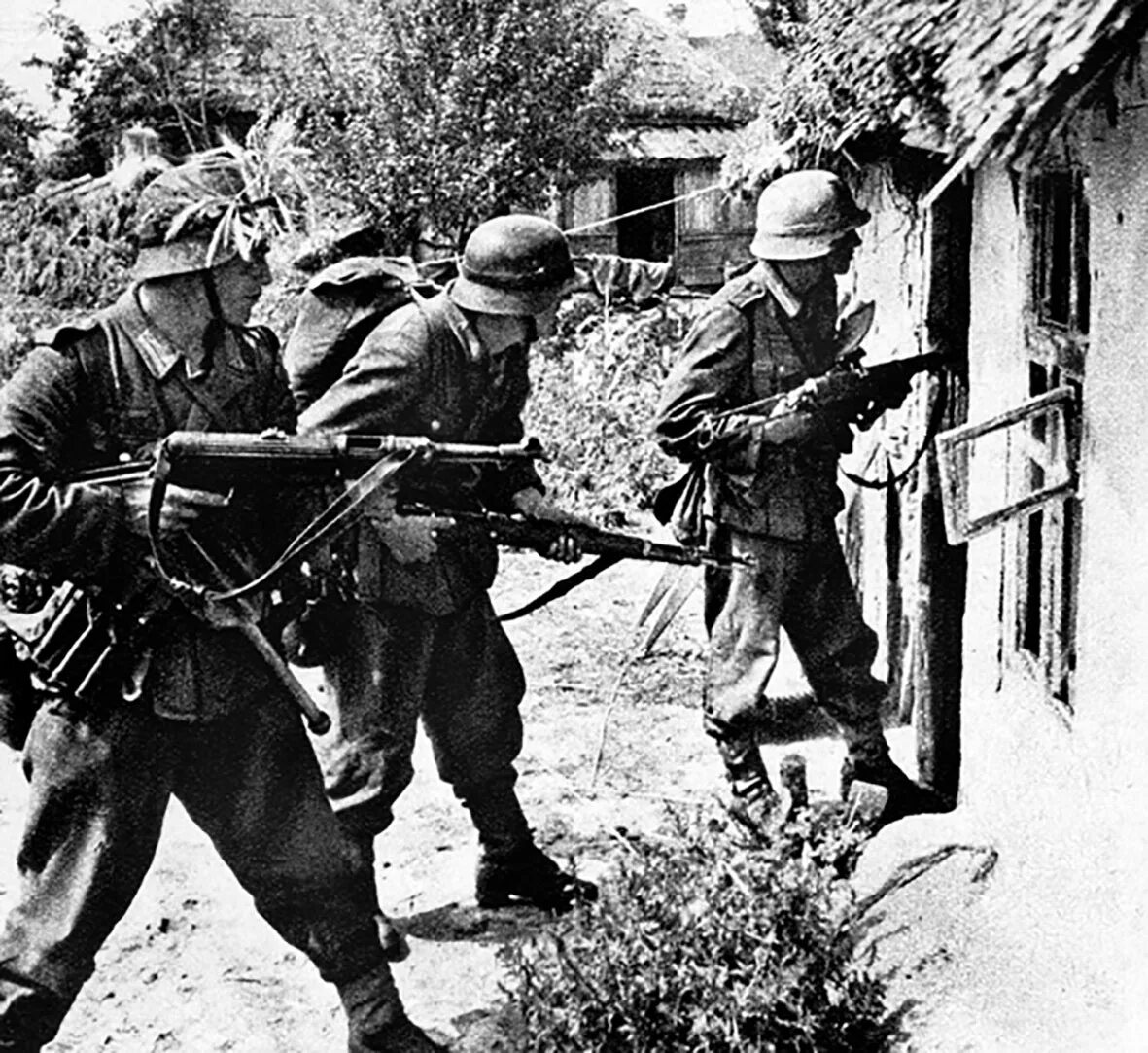 Военно фашистские захватчики. Солдаты вермахта 22 июня 1941. Вермахт солдат второй мировой войны 22 июня. Пехота вермахта 1941.