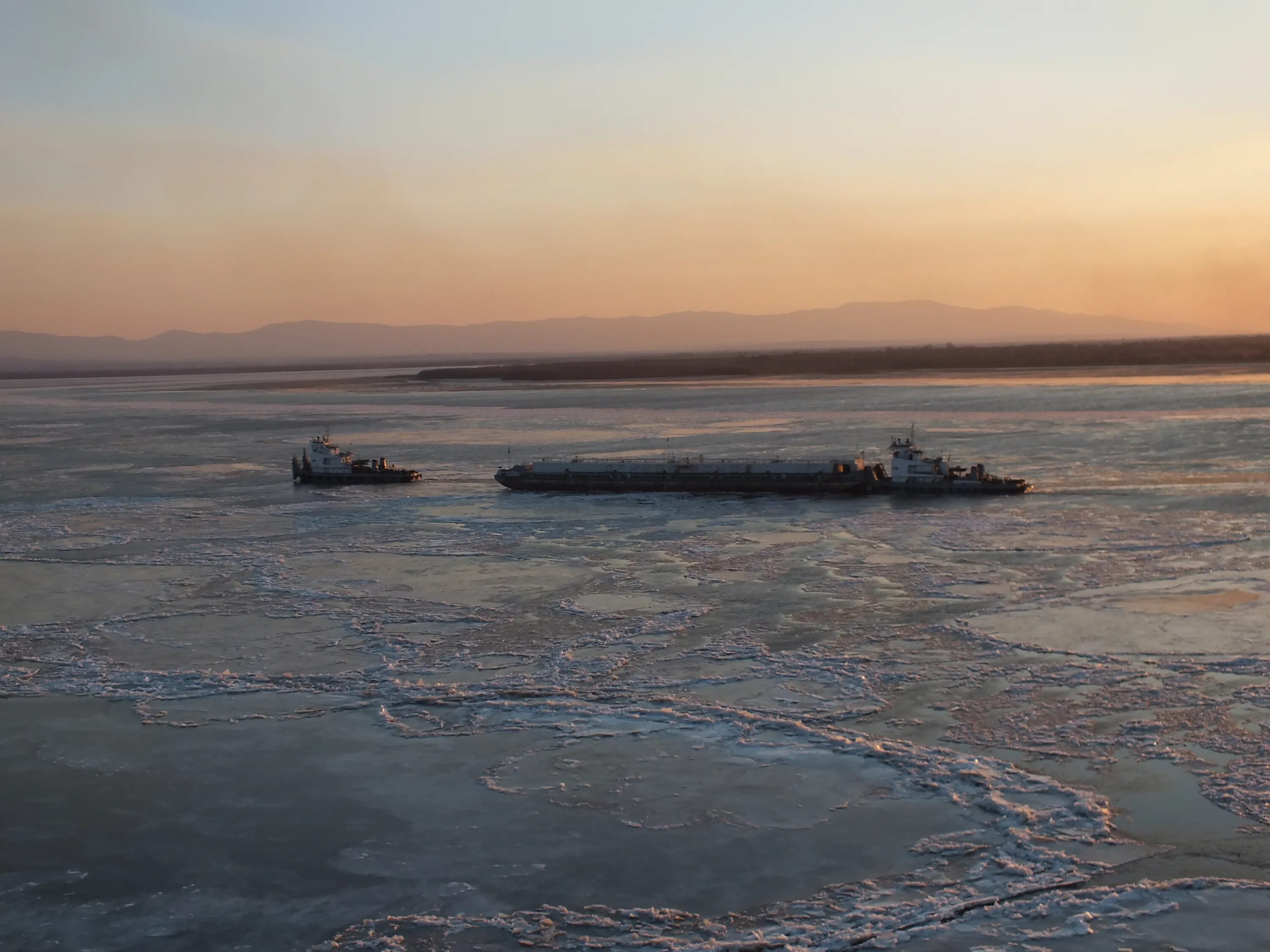 Ледоход на амуре. Ледоход на Амуре в Комсомольске на Амуре. Ледоход в Хабаровске 2022. Ледоход на Амуре 2022.