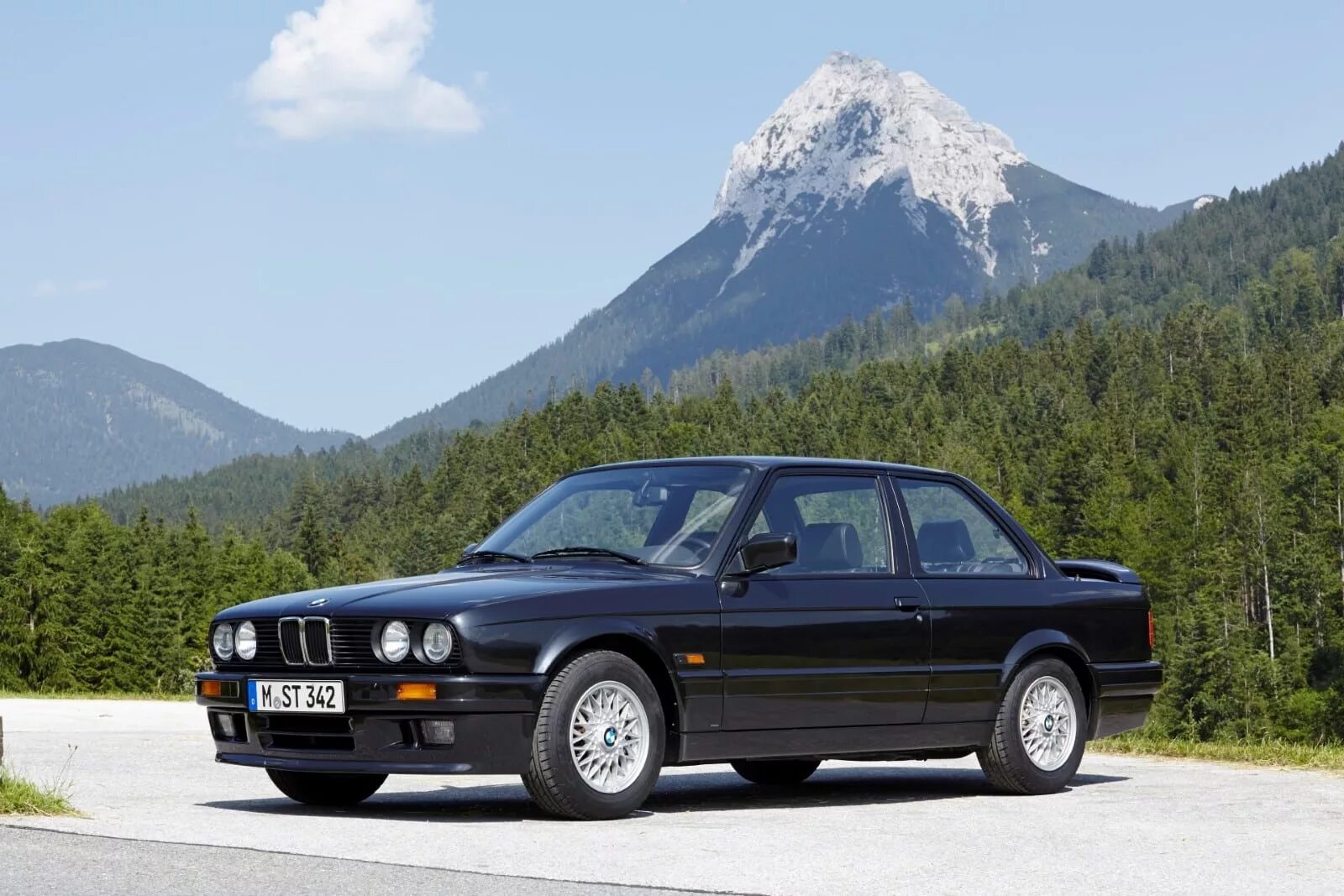 BMW 3 Series (e30). BMW e30 320is. БМВ 3 320 е30. BMW 3 Series e30 Coupe.