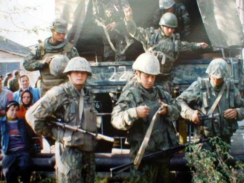 Конец первой чеченской. Чечня 1994 год русские солдаты.