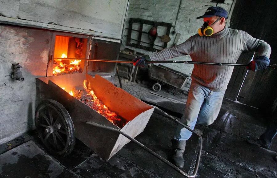 Машинист кочегар котельной на твердом топливе. Авито кочегар. Машинист кочегар котельной. Машинист кочегар котельной. Авито кочегар.