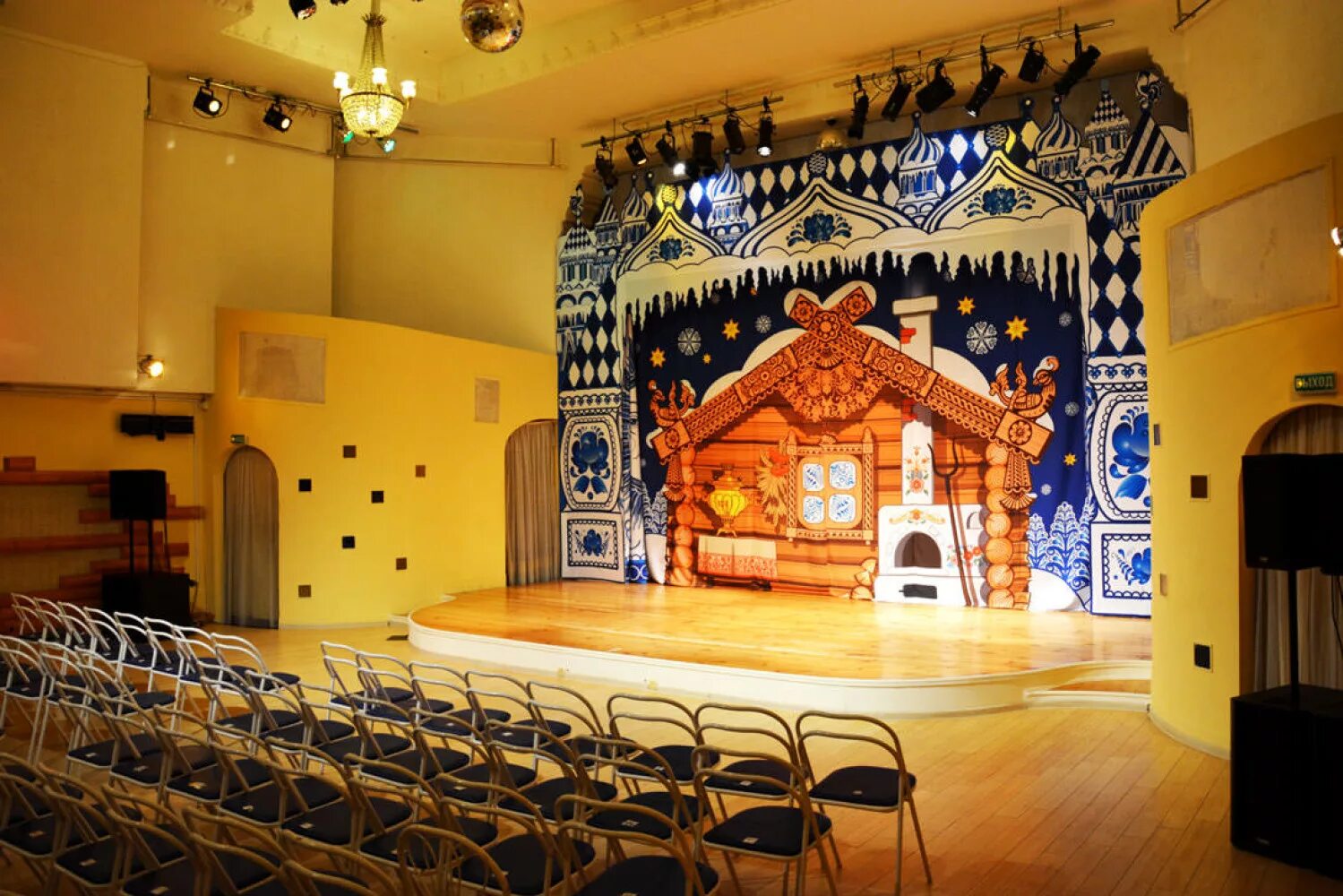 Иван фомин проектирует красные ворота (1935). Театр красные ворота. Парк петрова красные ворота. Воскресенские ворота китай-города, москва. Театр красные ворота.