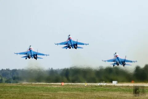 Взлетает русский