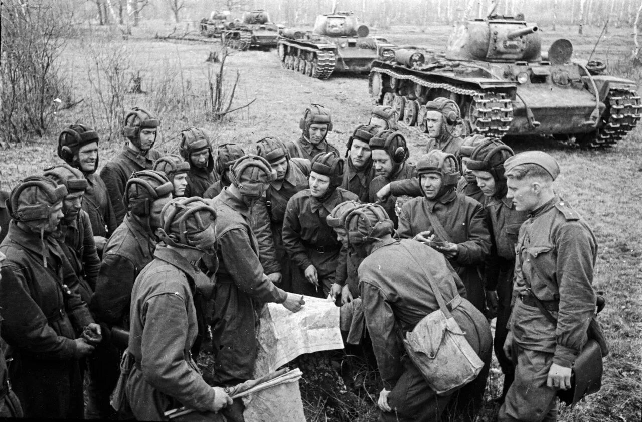 Военнослужащие в военное время. Фото Великой Отечественной войны 1941-1945.