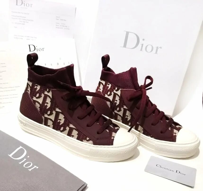Кеды диор высокие. Кеды диор бордовые. кеды jadore dior. кроссовки диор бордовые. кеды christian dior бордовые бархатные.