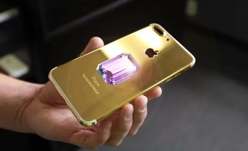 Legend показала iPhone X в корпусе с бриллиантами